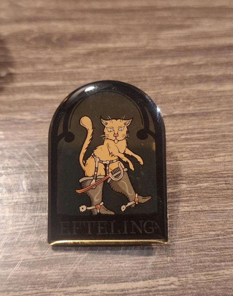 Efteling pin gelaarsde kat smidje, Ophalen of Verzenden, Nieuw, Button of Speldje