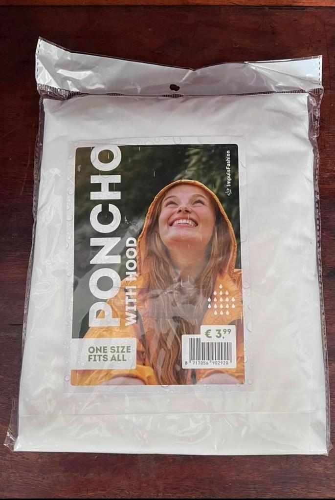 Gezegende poncho voor een regenloze vakantie in Ierland, Kleding | Dames, Overige Dameskleding, Nieuw, Ophalen of Verzenden