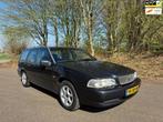 Volvo V70 2.5 Luxury-Line | LPG | Leder | Automaat, Auto's, Stoelverwarming, 1502 kg, Gebruikt, Zwart
