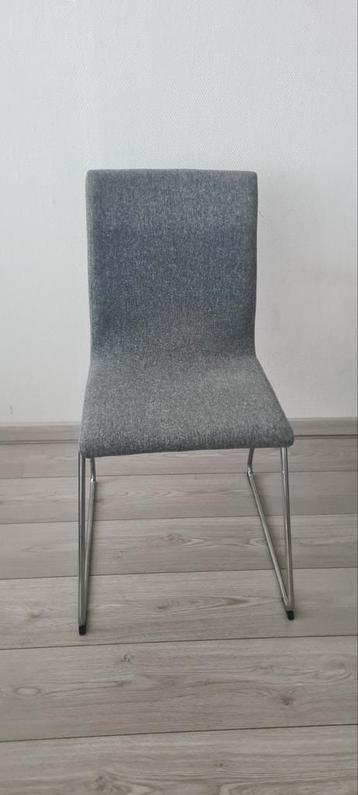 6 Grijze IKEA Stoelen beschikbaar voor biedingen