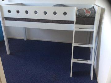 Flexa bed - hoogslaper beschikbaar voor biedingen