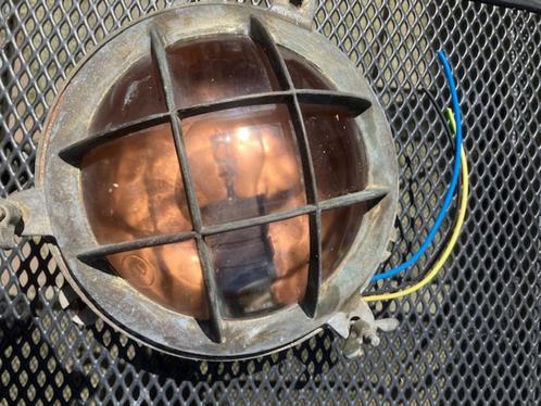 Buitenscheepslamp rond en van ijzer diam 24cm € 50,00, Tuin en Terras, Buitenverlichting, Gebruikt, Wandlamp, IJzer, 50 tot 250 watt