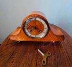 Antieke Essenhouten Pendule - Loopt en Slaat Goed, Ophalen
