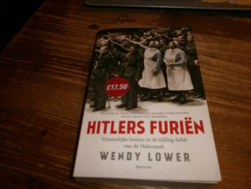 hitler furien vrouwelijke beulen in de killing fields, Boeken, Oorlog en Militair, Zo goed als nieuw, Ophalen of Verzenden