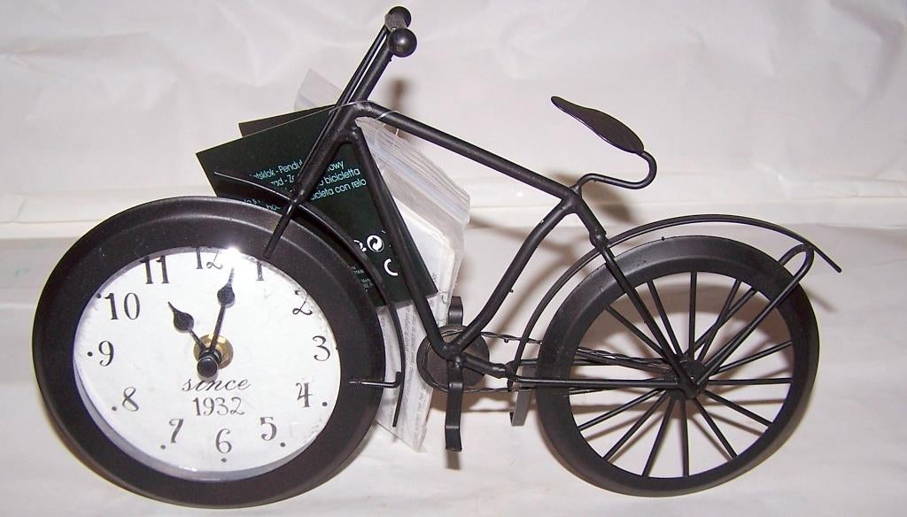AC Bike Clock. Splinternieuw., Huis en Inrichting, Woonaccessoires | Klokken, Ophalen of Verzenden, Nieuw, Analoog, Wekker of Tafelklok