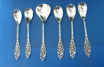 Zilveren set van 5 theelepels met suikerschep.  beschikbaar voor biedingen