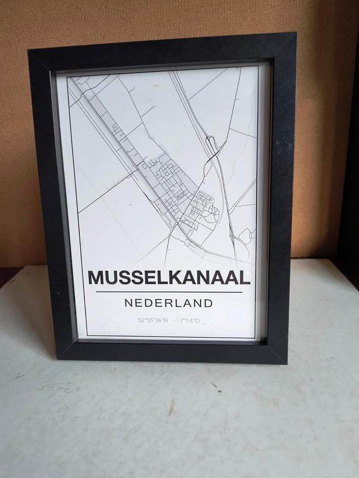 Kaart plattegrond van Musselkanaal in zwarte lijst, Huis en Inrichting, Woonaccessoires | Lijsten, Zo goed als nieuw, Minder dan 50 cm