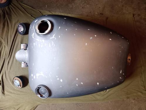 Kleine benzinetank +/- 7.5 L, Motoren, Onderdelen | Overige, Gebruikt, Ophalen of Verzenden