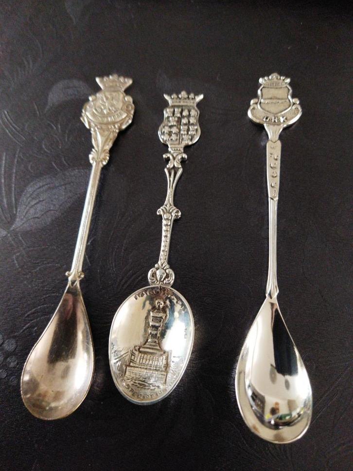 Diverse oude theelepels Nederlandse plaatsen verzilverd ?, Antiek en Kunst, Antiek | Bestek, Ophalen