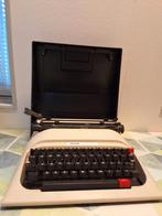 Vintage draagbare typemachine, beige, Lettera 12, Olivetti, Diversen, Typemachines, Ophalen of Verzenden