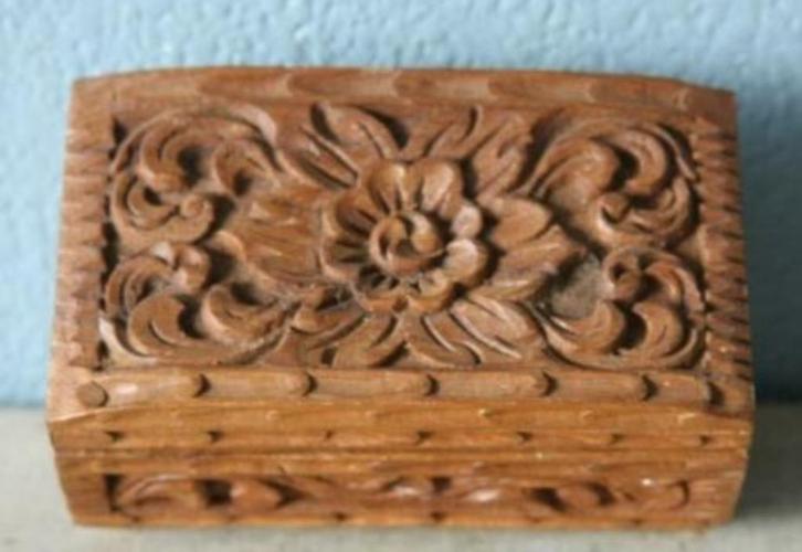 Houtsnijwerk kistje met spiegeltje, Antiek en Kunst, Kunst | Beelden en Houtsnijwerken, Ophalen