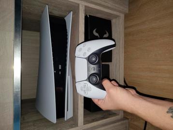 PS5 - Ragnarok Edition 825gb (nieuwstaat) beschikbaar voor biedingen