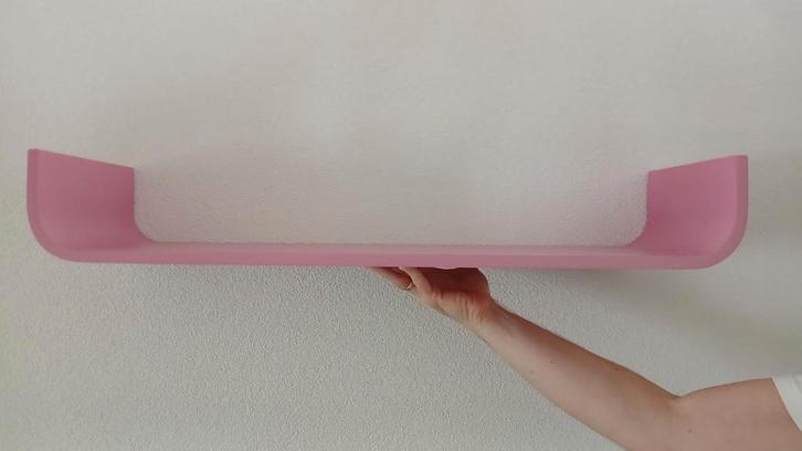 Roze houten zwevende wandplank, Huis en Inrichting, Woonaccessoires | Wandplanken en Boekenplanken, Zo goed als nieuw, Ophalen
