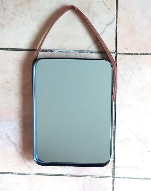 rechthoekige spiegel met leren band - 18,5x25,4/4,5, Huis en Inrichting, Badkamer | Badtextiel en Accessoires, Overige typen, Ophalen of Verzenden