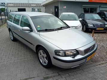 Volvo V70 2.4 140PK BJ2004 NIEUWE APK!   beschikbaar voor biedingen