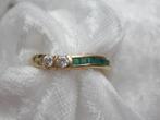Mooie smalle sierlijke 14 Karaat Gouden Ring met smaragdjes, Verzenden, Goud, Ring, Met edelsteen