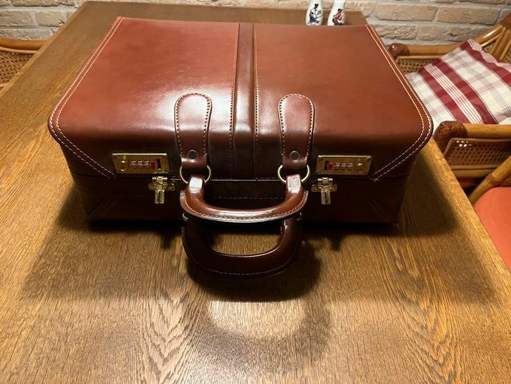 Bruine leren aktetas / koffer - Vintage look, Antiek en Kunst, Antiek | Kantoor en Zakelijk, Ophalen of Verzenden