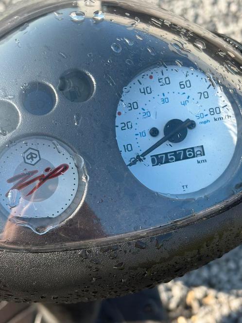 Piaggio zip 4t, Fietsen en Brommers, Scooters | Piaggio, Zo goed als nieuw, Zip, Ophalen of Verzenden