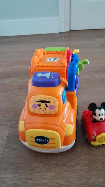 VTECH Toet Toet auto ambulance. 1 -5 jaar beschikbaar voor biedingen