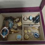 Houten sieraden doos met inhoud, Ophalen of Verzenden, Overige kleuren, Overige materialen