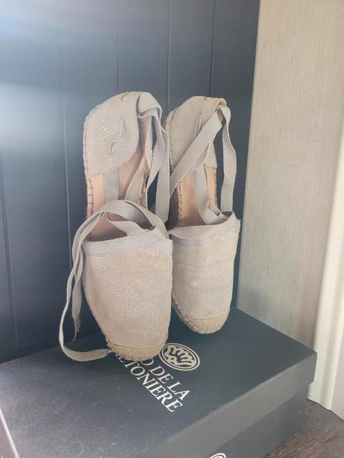 Leuke lichtgrijze espadrilles fred de la Bretoniere 39.5 40, Kleding | Dames, Schoenen, Gedragen, Espadrilles of Moccasins, Grijs