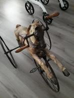 antieke driewieler  een paard, Ophalen