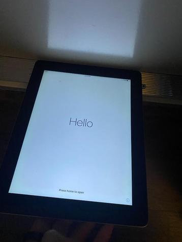 Apple iPad 2012 4e generatie A1458 met magnetische hoes roze beschikbaar voor biedingen
