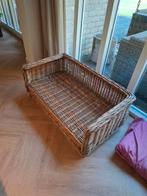 Rotan hondenmand op pootjes ca. 112x62, Dieren en Toebehoren, Hondenmanden, Ophalen, Zo goed als nieuw, Riet