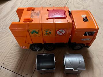 Bruder Vuilniswagen met 2 containers beschikbaar voor biedingen