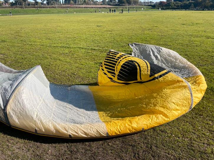Cabrinha Contra 13m Kite - Lichtweer topper!, Watersport en Boten, Kitesurfen, Gebruikt, Kite, 13 m², Geen board, Ophalen of Verzenden