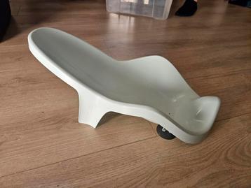 Badstoel voor baby beschikbaar voor biedingen