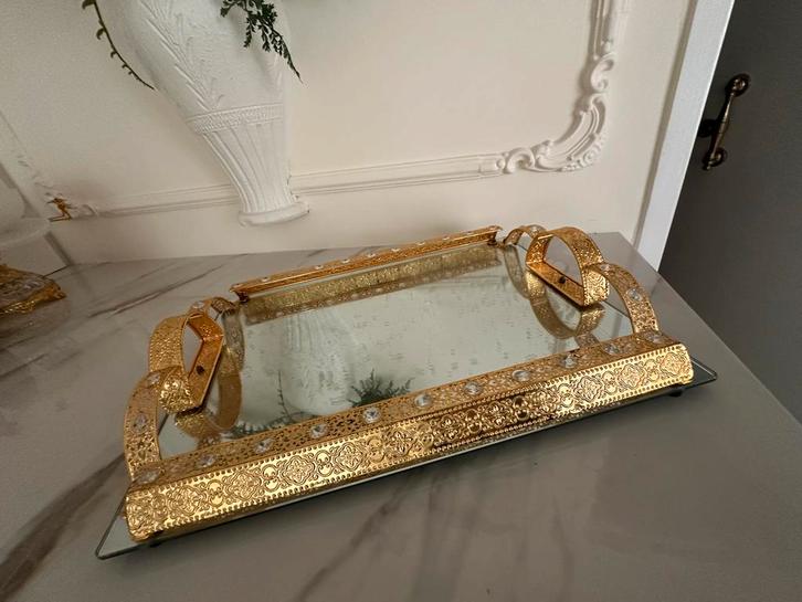 Gouden Dienblad met Sierlijke Handvatten, Huis en Inrichting, Woonaccessoires | Dienbladen, Nieuw, Metaal, Rechthoekig, Ophalen of Verzenden