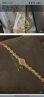 Mooie blauwe jurk met gouden details, Kleding | Dames, Carnavalskleding en Feestkleding, Maat 38/40 (M), Ophalen of Verzenden