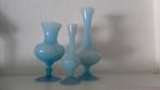 Franse Retro Vintage hemelsblauwe Opaline vaasjes, Ophalen of Verzenden, Huis en Inrichting