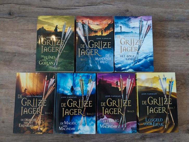 Deel 1 t/ m 7.  **    De Grijze Jager.   **   John Flanagan, Boeken, Kinderboeken | Jeugd | 10 tot 12 jaar, Zo goed als nieuw