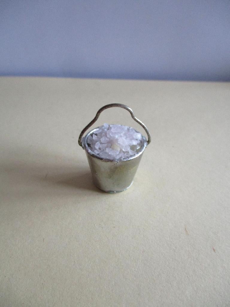 poppenhuis emmer met ijsblokjes, Ophalen of Verzenden, Zo goed als nieuw, Decoratie