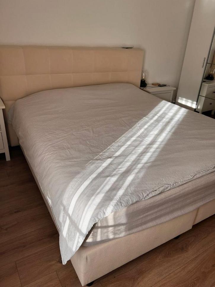 Boxspring bed 180x200 cm, Huis en Inrichting, Slaapkamer | Bedden, Zo goed als nieuw, Tweepersoons, 180 cm, 200 cm, Stof, Beige