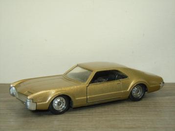 Oldsmobile Tornado - Solido 150 France - 1:43 beschikbaar voor biedingen
