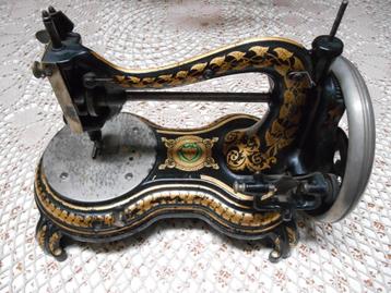 Naaimachine Jones serpentine bouwjaar omstreeks 1880 beschikbaar voor biedingen