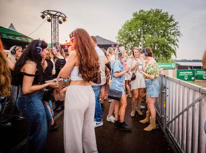 Silent disco te huur Rotterdam, Tickets en Kaartjes, Recreatie | Pretparken en Attractieparken, Eén persoon, Kortingskaart