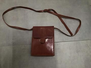 Leren cognac kleur schoudertasje beschikbaar voor biedingen