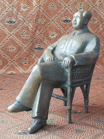 Mooi zwaar oud Chinees brons beeld van Mao Zedong 22,2 cm. beschikbaar voor biedingen