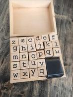 Alfabet stempels houten doosje als nieuw, Ophalen of Verzenden, Zo goed als nieuw