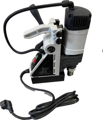 NIEUW in koffer MagneetBoormachine 16000N 1600Watt beschikbaar voor biedingen