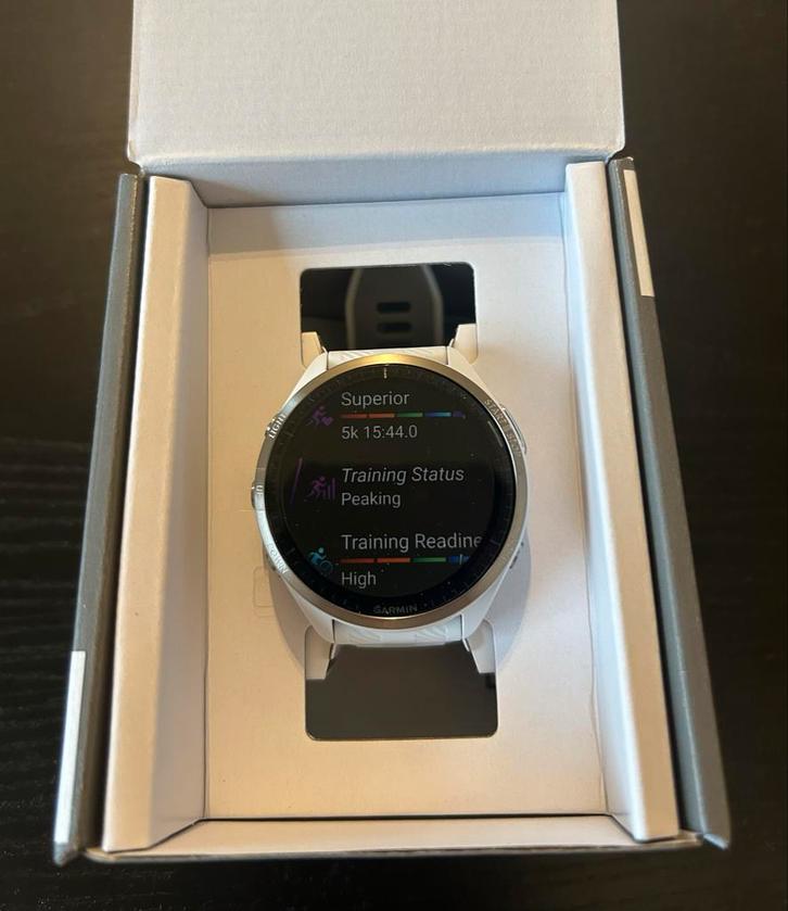 Garmin Forerunner 965 Wit - Nieuw in Doos!, Sport en Fitness, Hartslagmeters, Nieuw, Garmin, Waterdicht, Met loopsnelheid, Ophalen of Verzenden