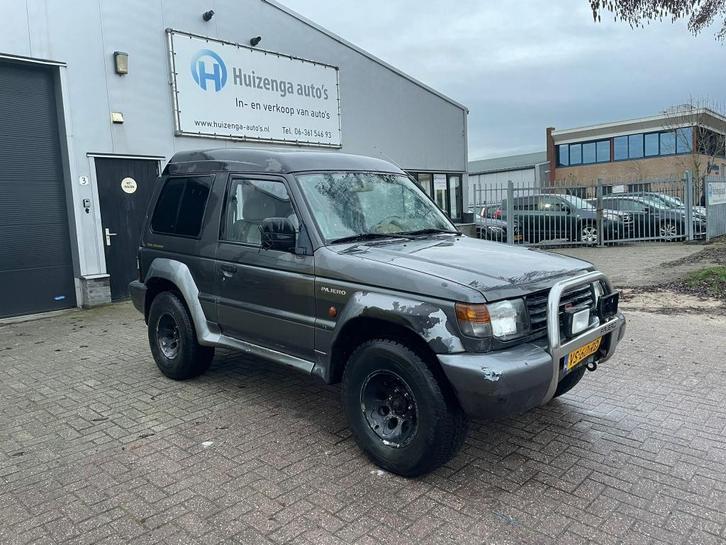 Mitsubishi Pajero 2.5 GLX Panel Van 4X4| EXPORT! (bj 1992), Auto's, Oldtimers, Bedrijf, Te koop, Centrale vergrendeling, Elektrische ramen
