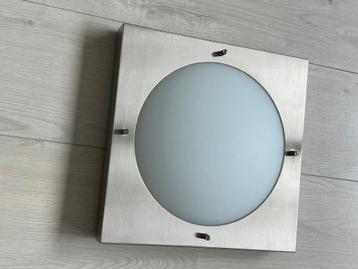 Plafondlamp zilver modern in goede staat beschikbaar voor biedingen