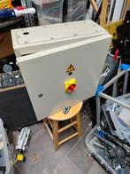 Lege Elektra Kast met Noodstop, Hobby en Vrije tijd, Elektronica-componenten, Ophalen