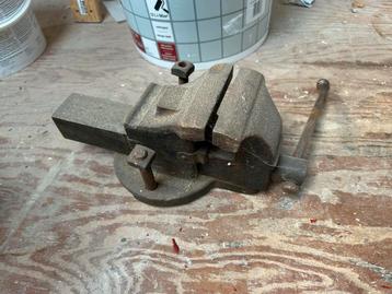 Bankschroef 100mm beschikbaar voor biedingen