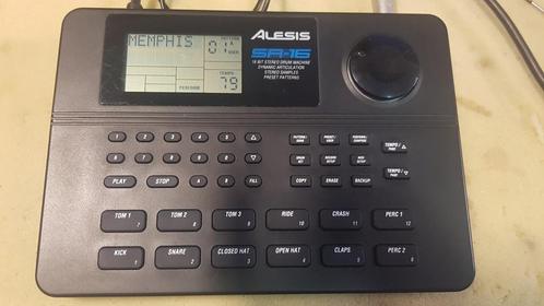 Drumcomputer Alesis SR-16 stereo drummachine, Muziek en Instrumenten, Drumcomputers, Zo goed als nieuw, Overige merken, Ophalen of Verzenden